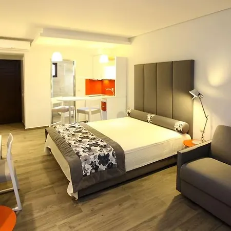 Mary's Luxury * Chrysi Ammoudia