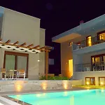 Mary's Luxury Апартаменты *